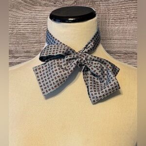 Brooks Brothers men or women Vintage Ascot Tie/scarf In EX.COND